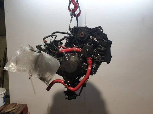 TRIUMPH SPEED TRIPLE R 1050 MK1 2012 Motor 1.1L Benzin 96,00 PS