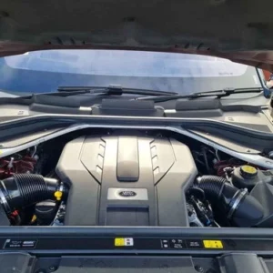 RANGE ROVER SV P530 Motor 4.4 Benzin 2023 522,60 PS 8000 KM