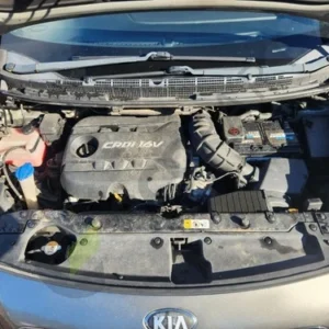 KIA CARENS MK3 Motor Diesel with pump and injectors 16CRDI D4FD-L